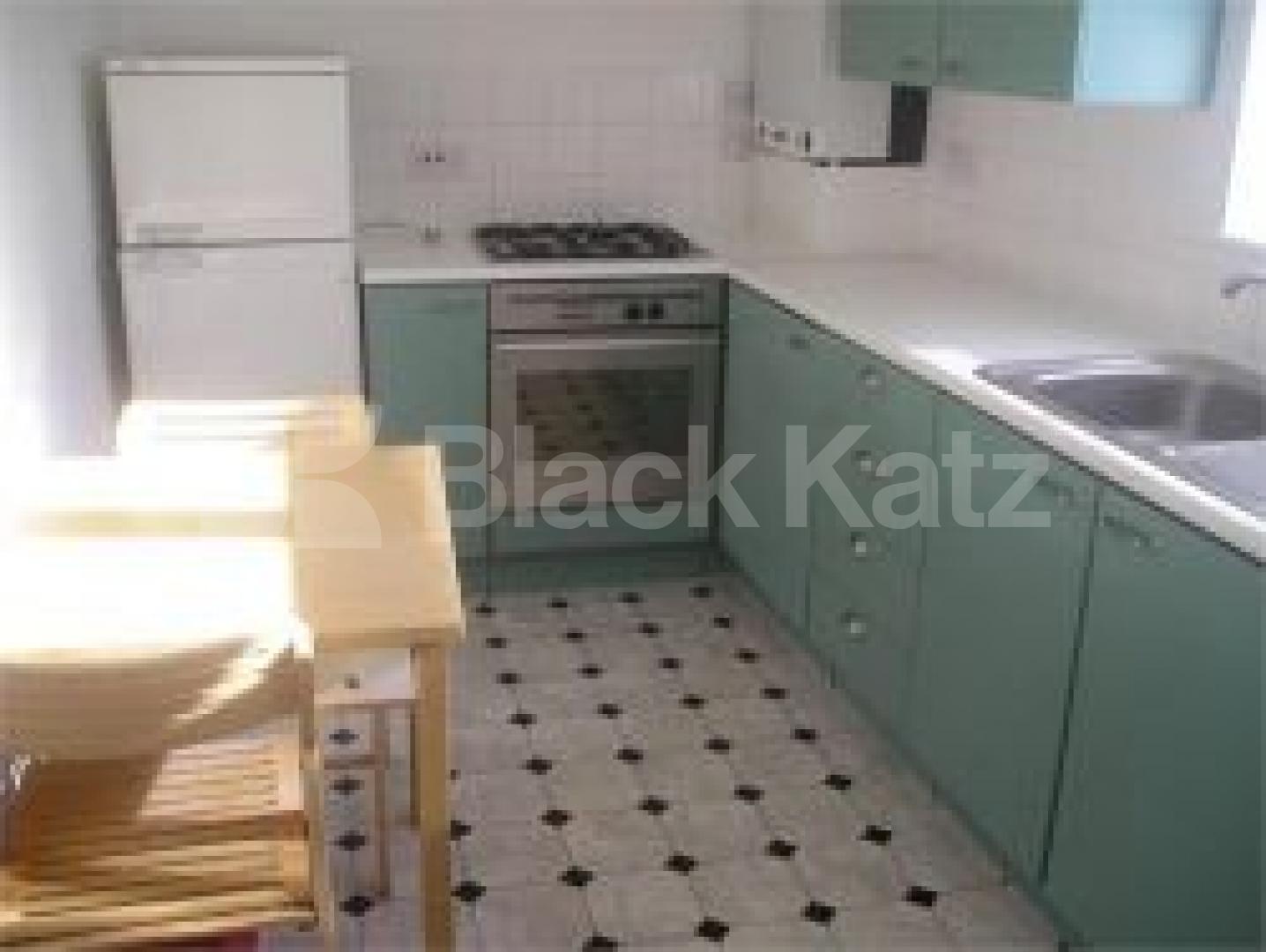 			LET!, 1 Bedroom, 1 bath, 1 reception Flat			 Park Road, CROUCH END